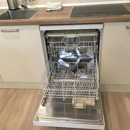 Admiral Apartman With Pool And Garden Apartament