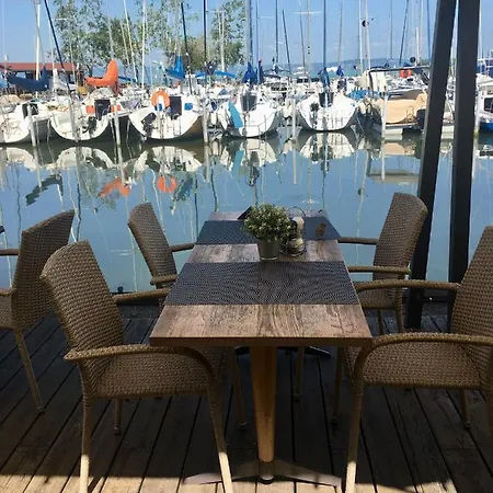 Apartament Admiral Apartman With Pool And Garden *