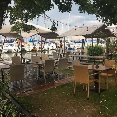 Admiral Apartman With Pool And Garden * Siófok