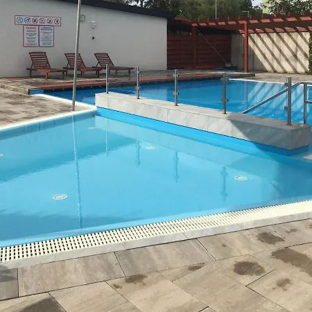 Apartament Admiral Apartman With Pool And Garden