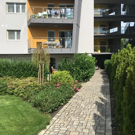 Admiral Apartman With Pool And Garden